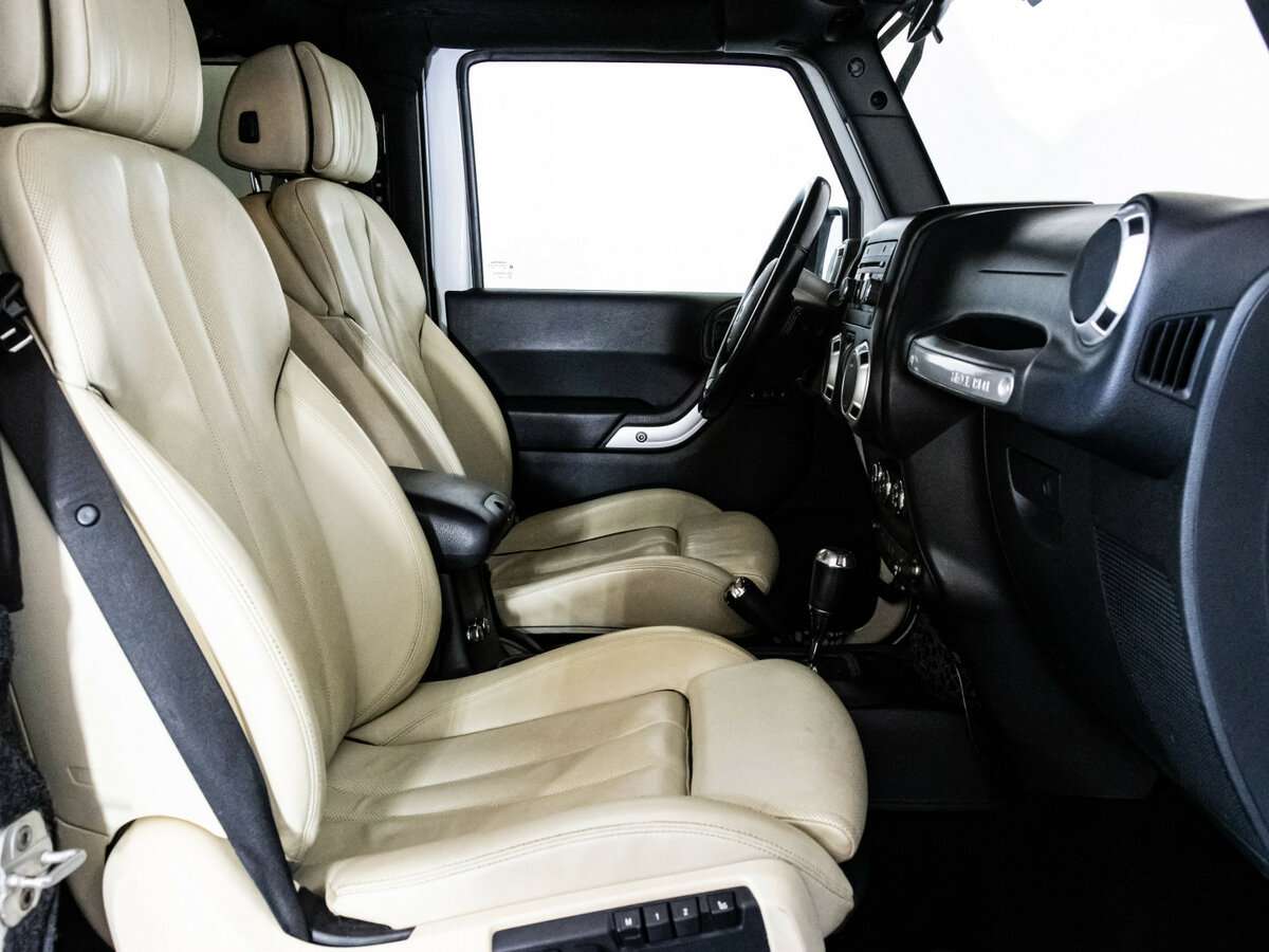 Jeep Wrangler, 2011 Фото №19