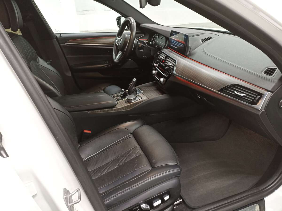 BMW 5 серии 530d xDrive, 2018 Фото №11