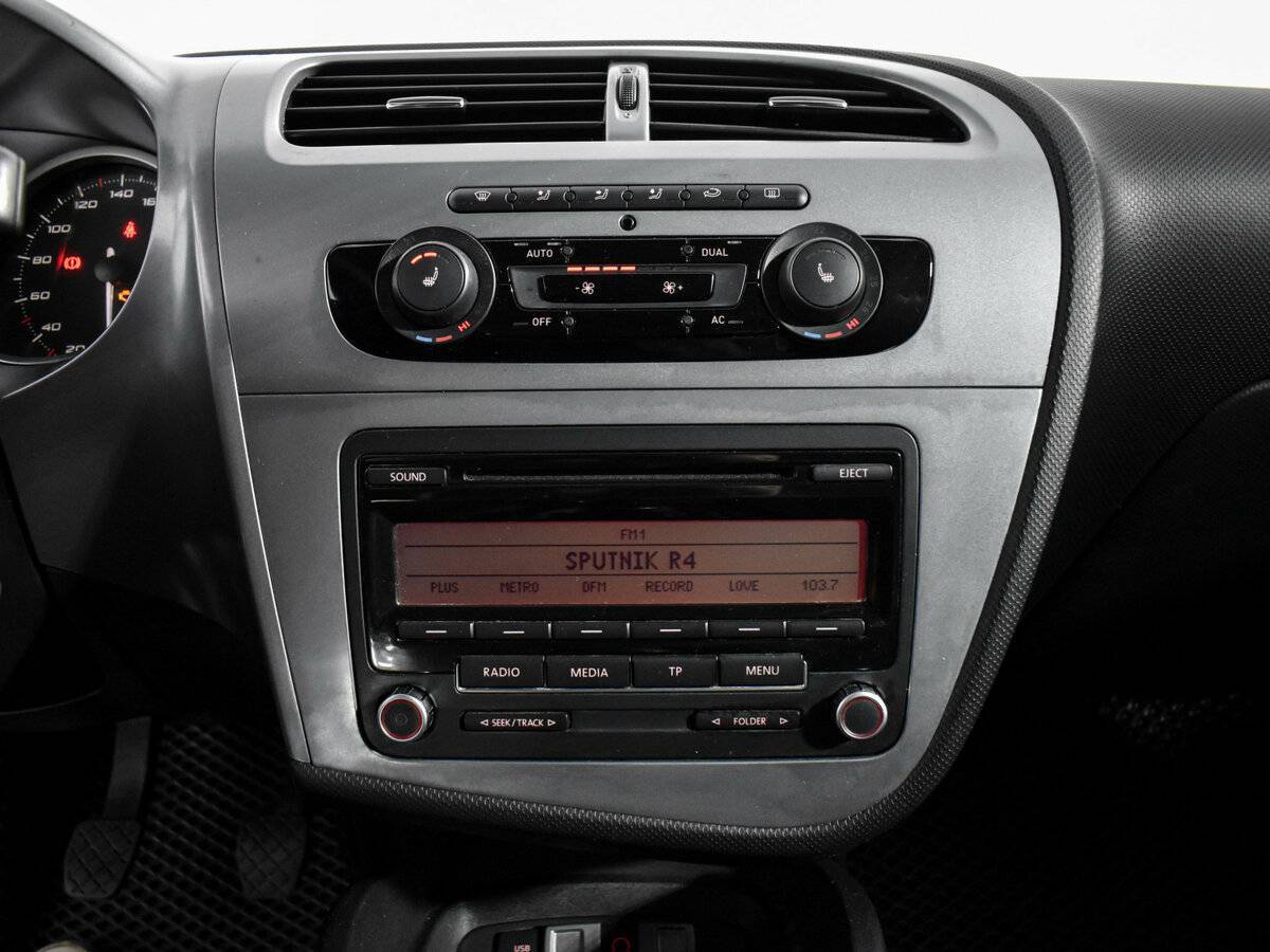 SEAT Leon, 2010 Фото №14