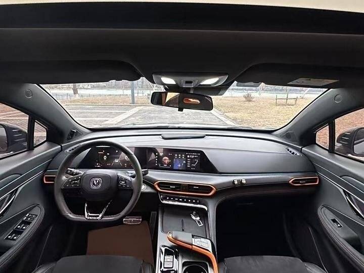 Changan UNI-T, 2022 Фото №10