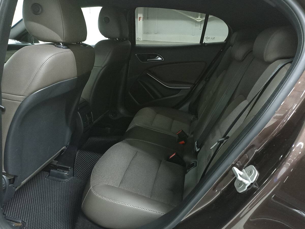 Mercedes-Benz GLA 200, 2015 Фото №12