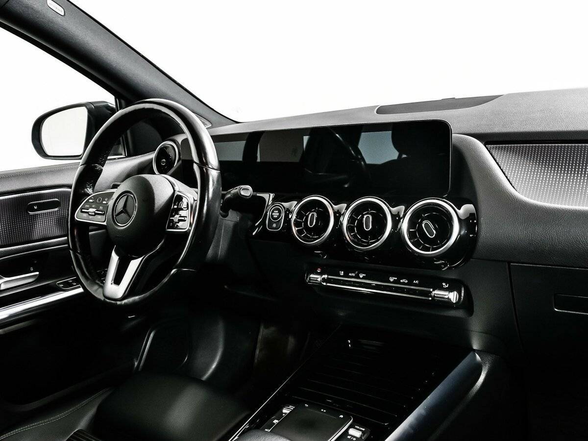 Mercedes-Benz GLA 200, 2021 Фото №9