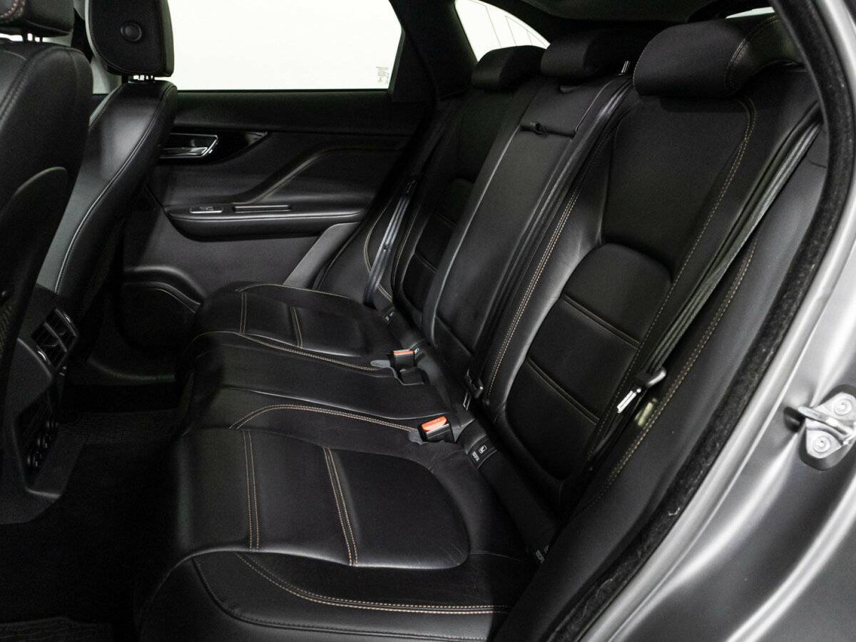 Jaguar F-Pace, 2017 Фото №10