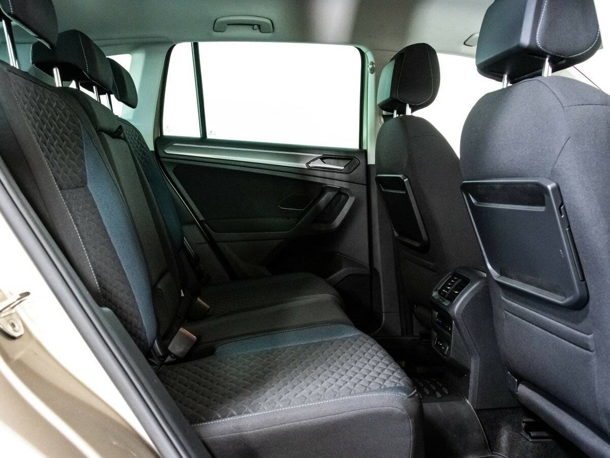 Volkswagen Tiguan, 2019 Фото №15