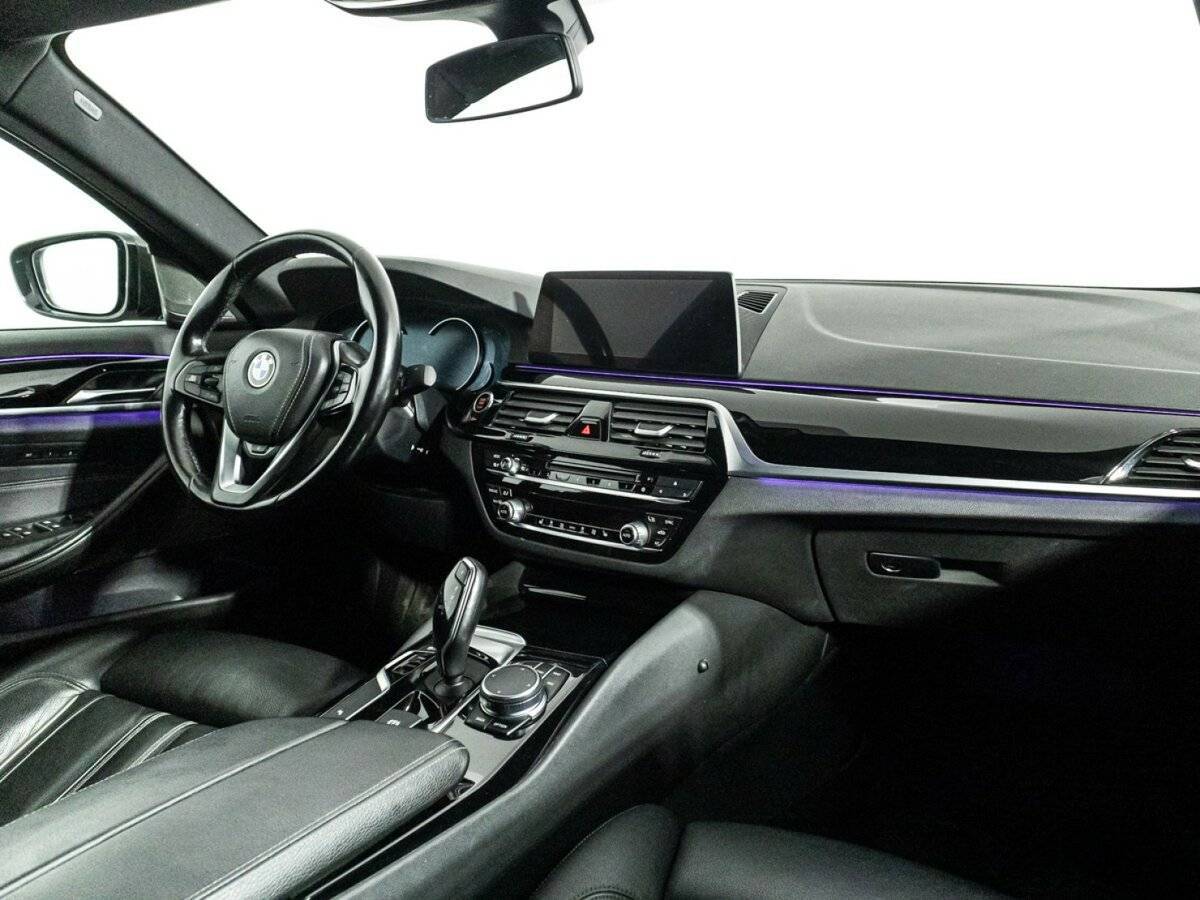 BMW 5 серии 530d xDrive, 2017 Фото №9