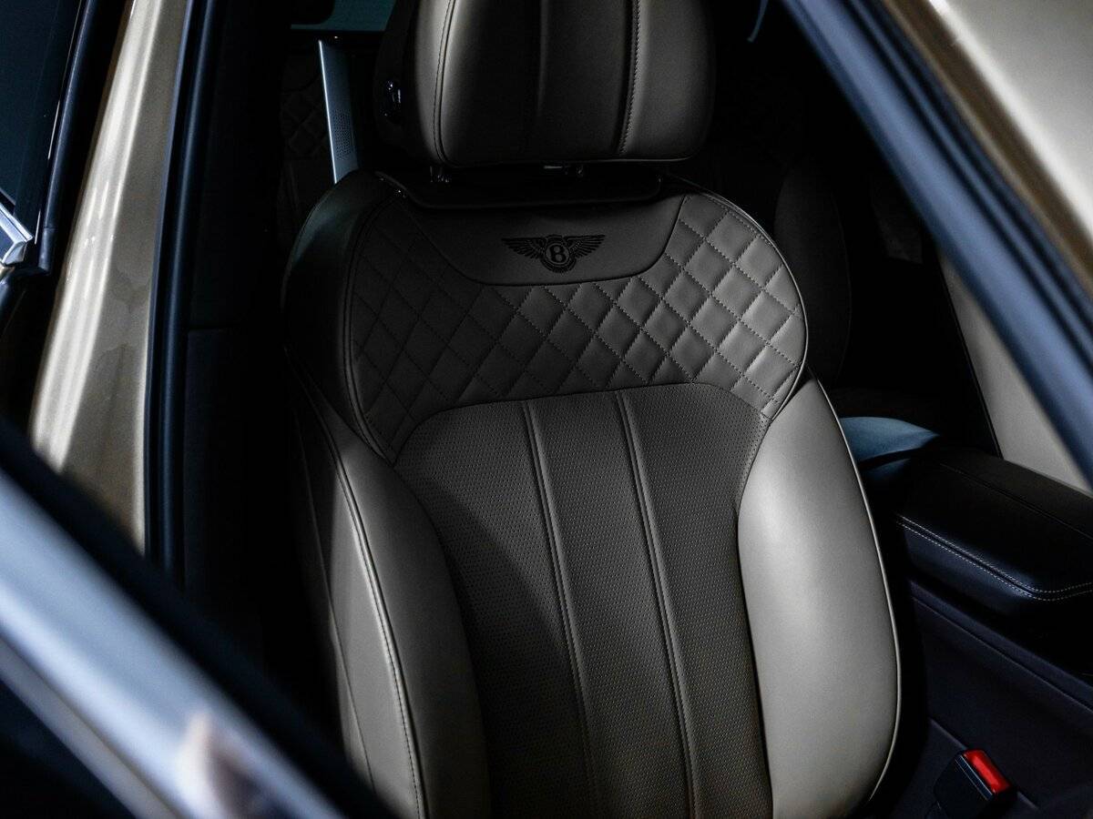 Bentley Bentayga, 2016 Фото №22