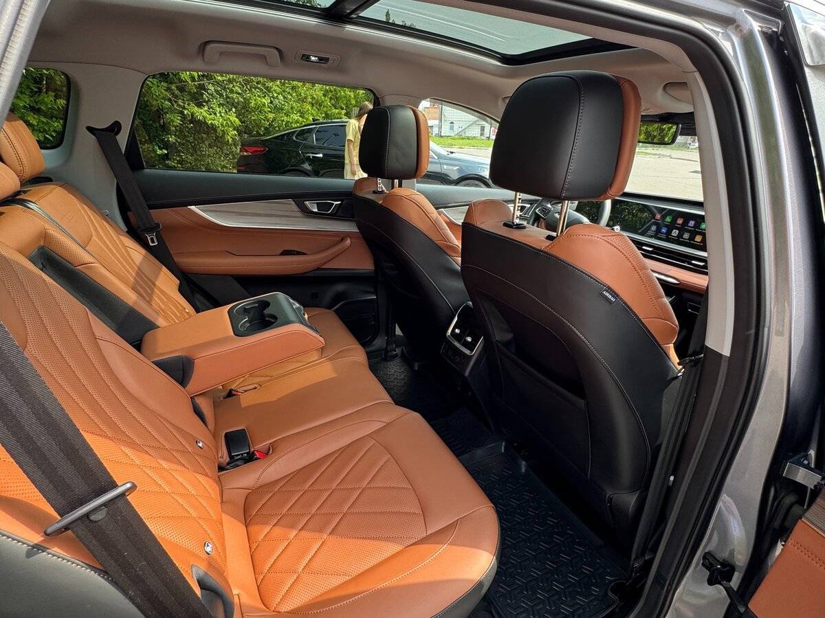 Chery Tiggo 8 Pro e+, 2023 Фото №16