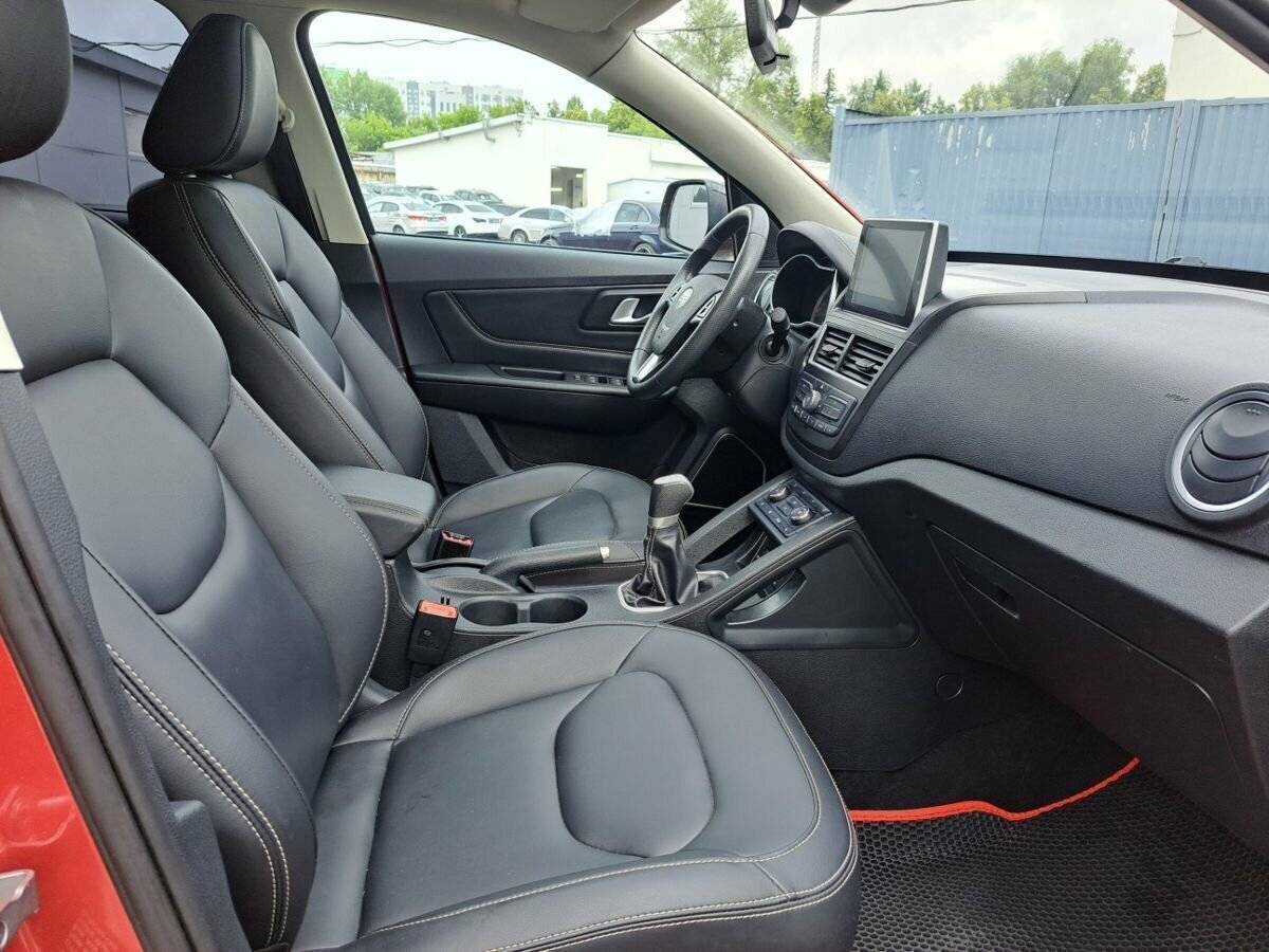 FAW Besturn X40, 2021 Фото №11