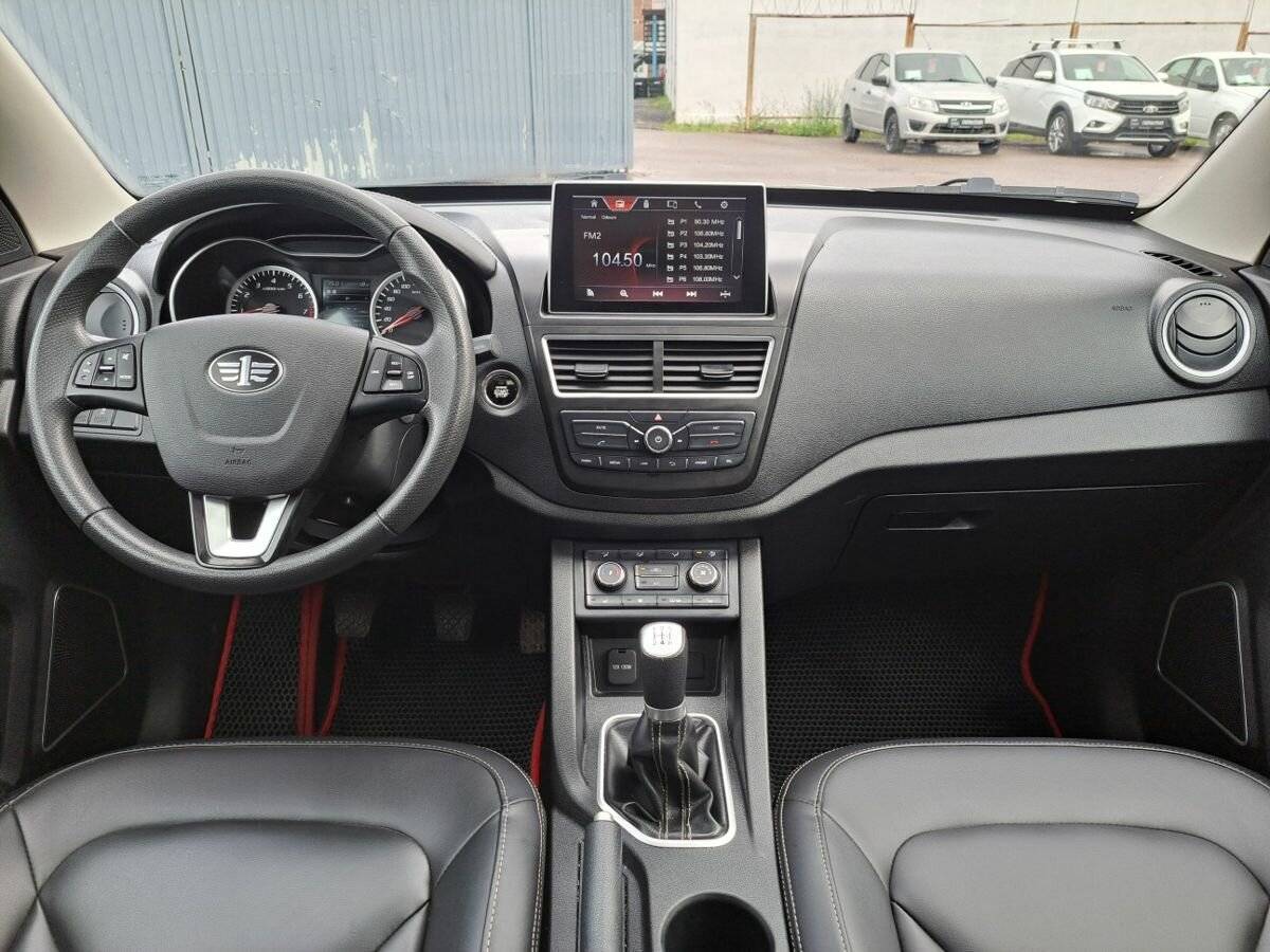 FAW Besturn X40, 2021 Фото №14