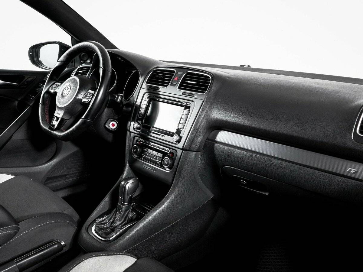 Volkswagen Golf R, 2012 Фото №9