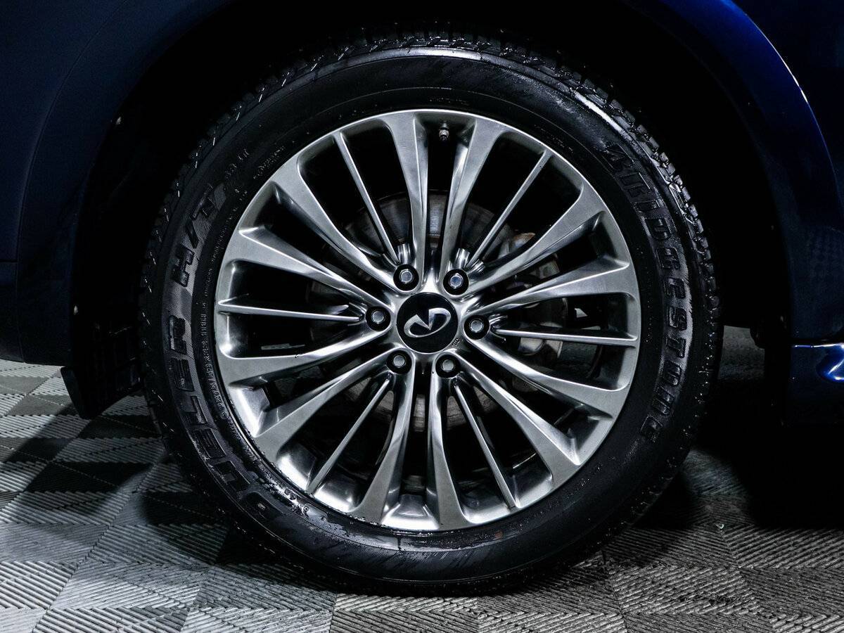 Infiniti QX80, 2018 Фото №14