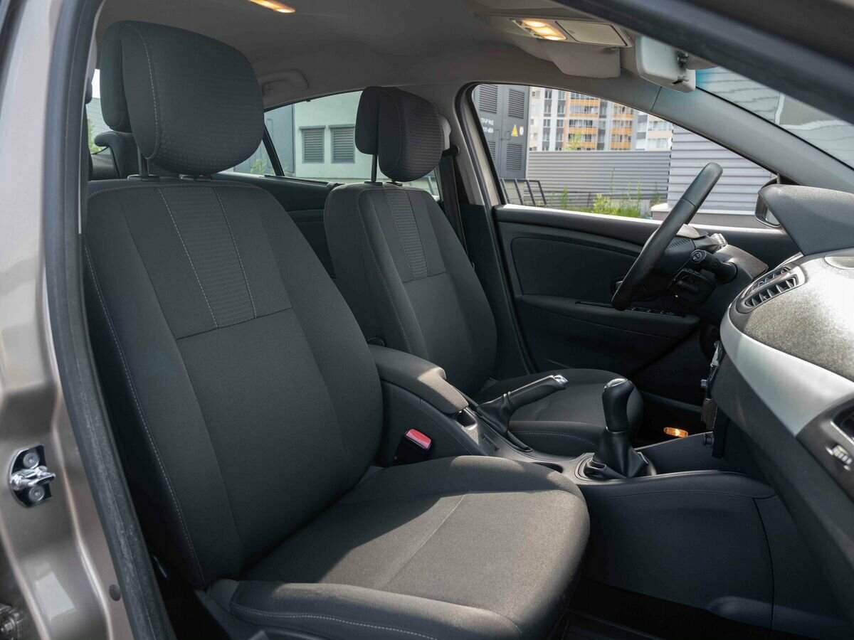 Renault Fluence, 2010 Фото №12