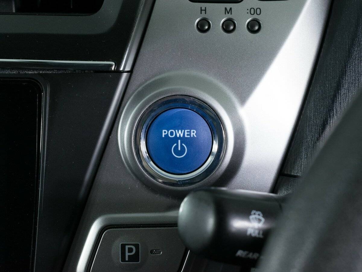 Toyota Prius Alpha, 2017 Фото №15