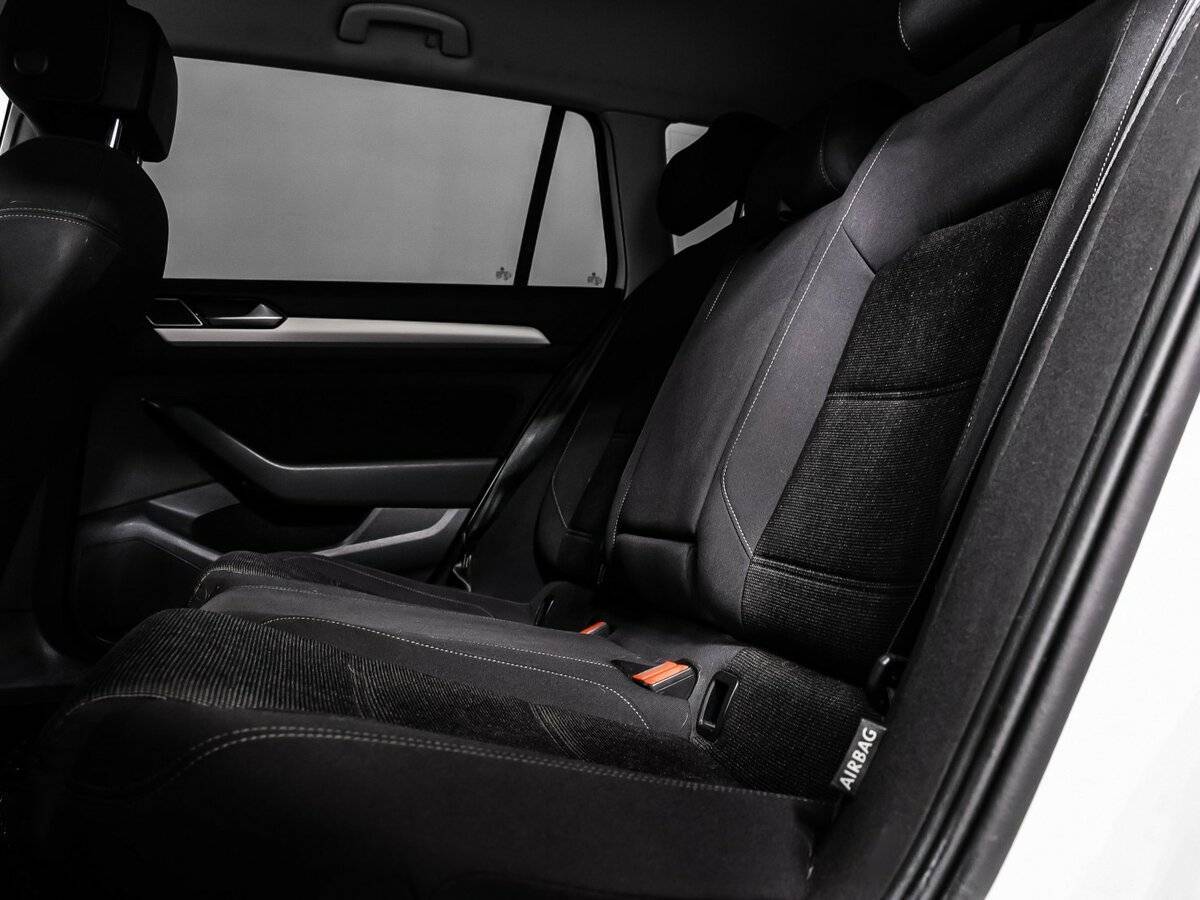 Volkswagen Passat, 2018 Фото №13