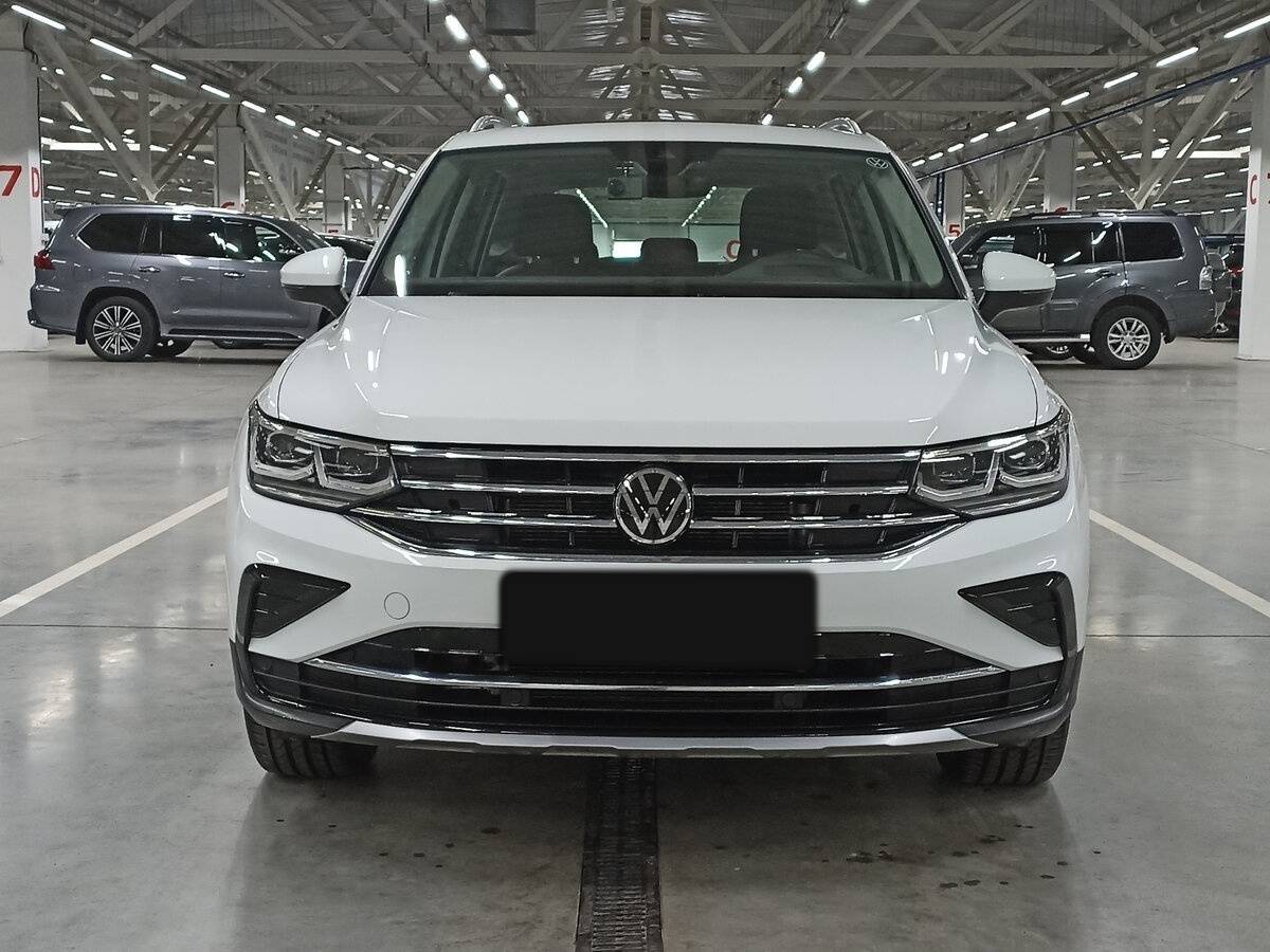 Volkswagen Tiguan, 2022 - 23 141 км. | Фото №2