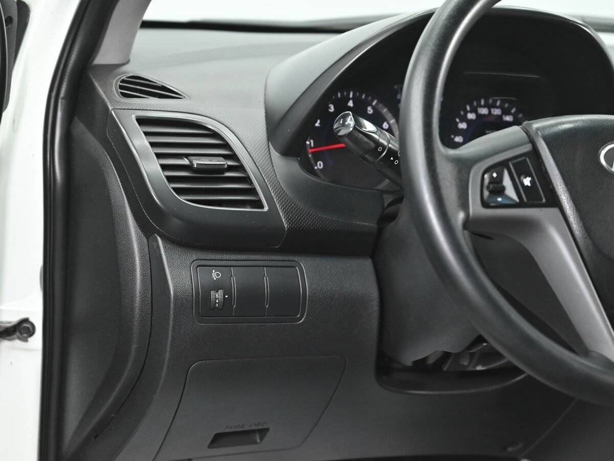 Hyundai Solaris, 2011 Фото №8