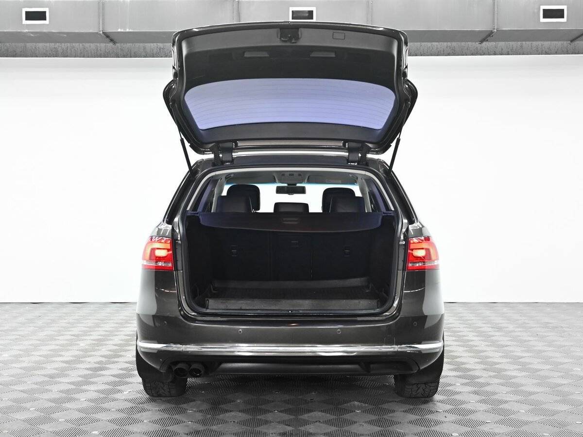 Volkswagen Passat, 2012 - 121 000 км. | Фото №5