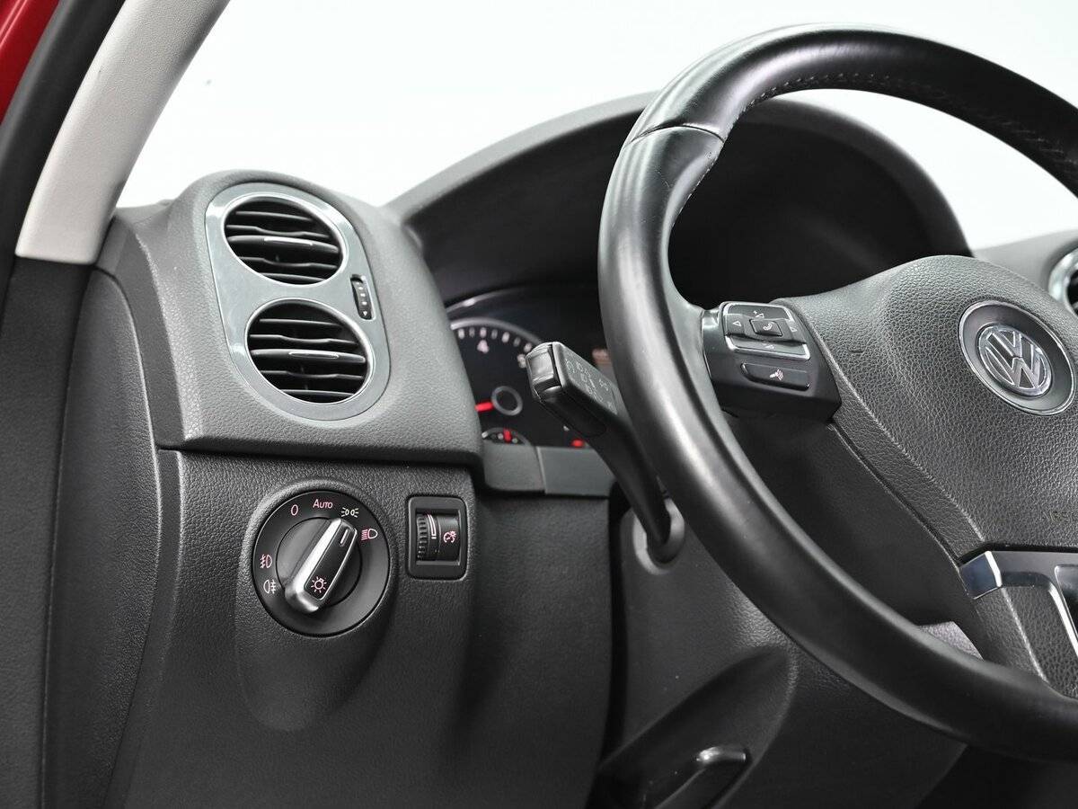 Volkswagen Tiguan, 2011 Фото №9