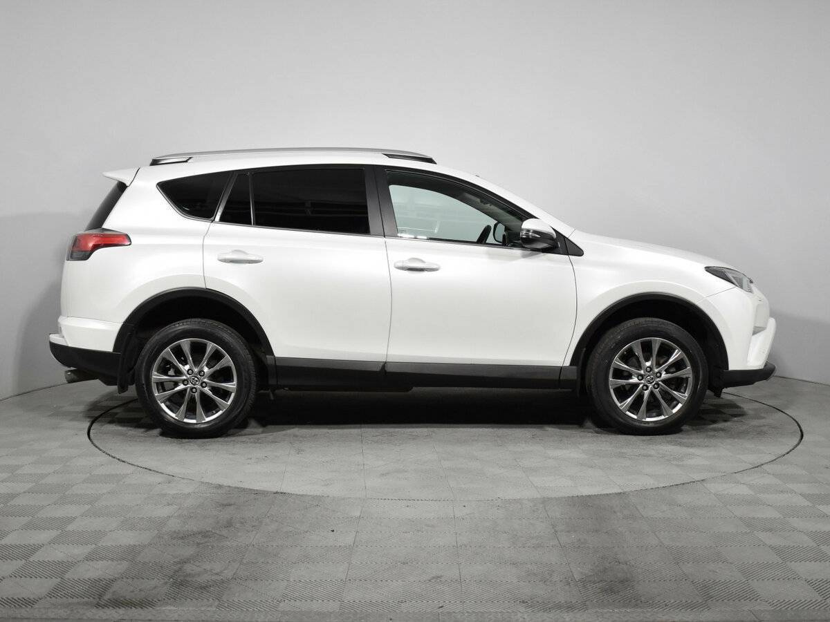 Toyota RAV4, 2018 - 72 687 км. | Фото №4