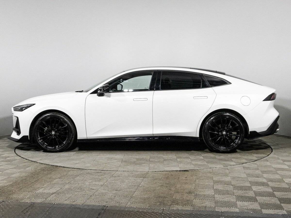 Changan UNI-V, 2023 Фото №8