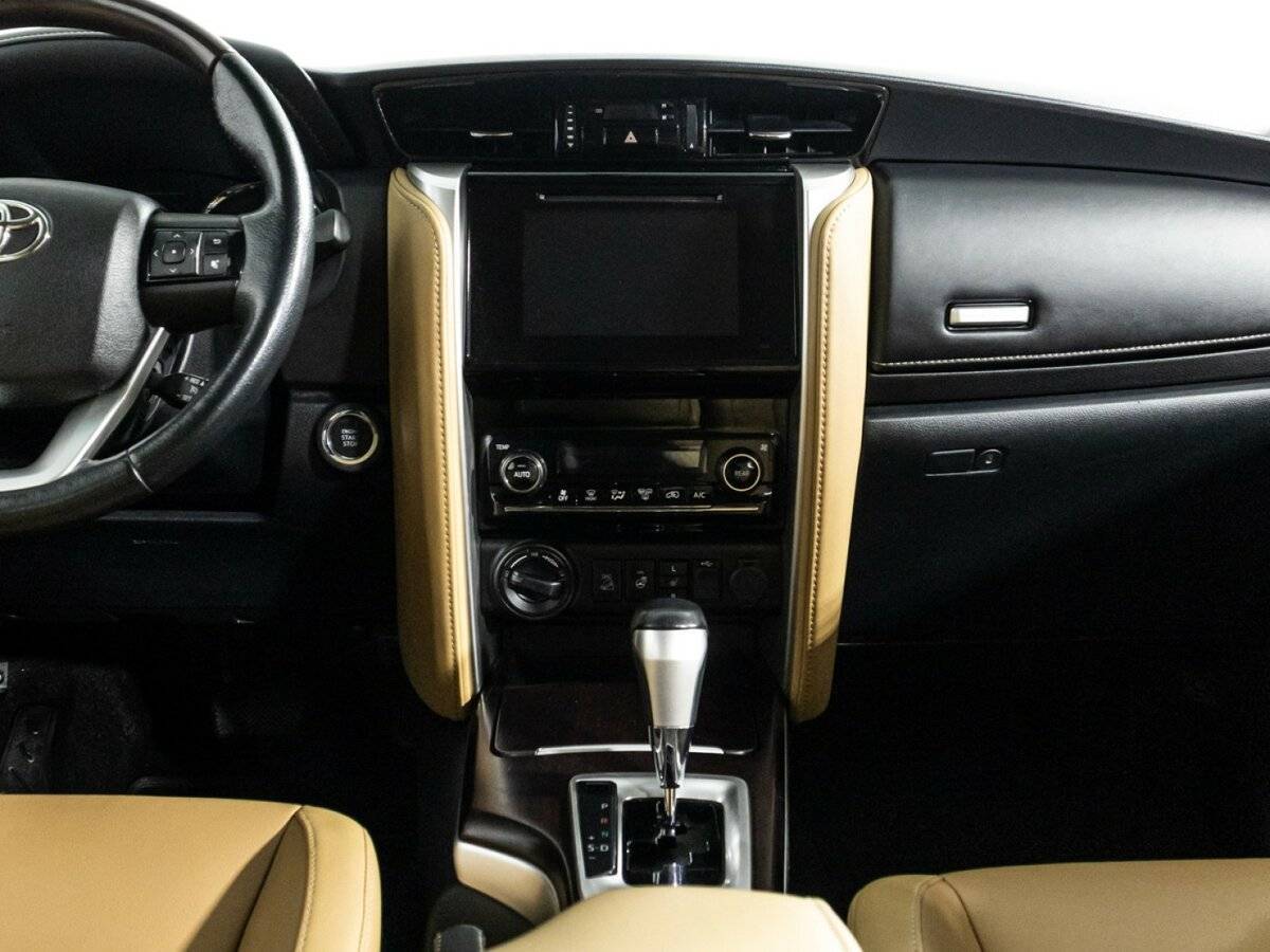 Toyota Fortuner, 2019 Фото №14