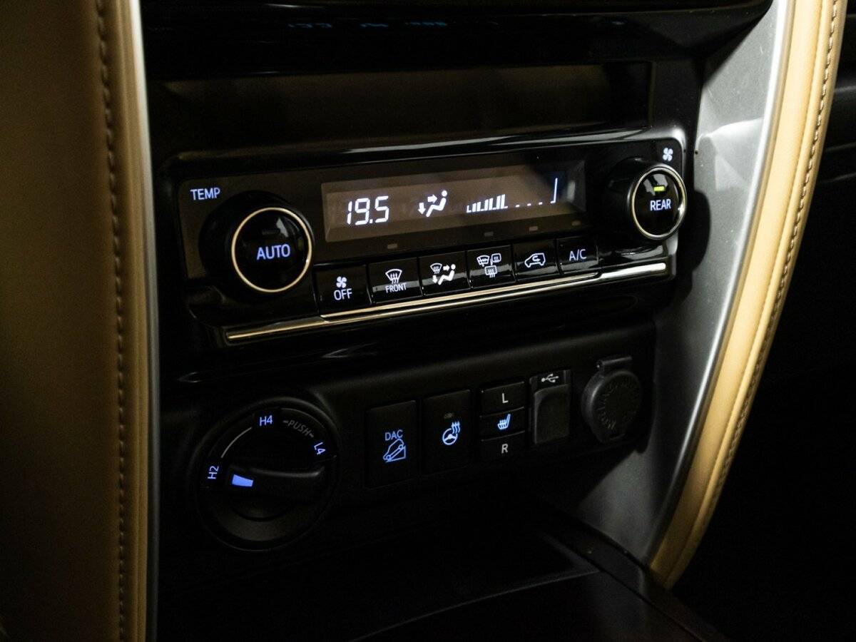 Toyota Fortuner, 2019 Фото №22