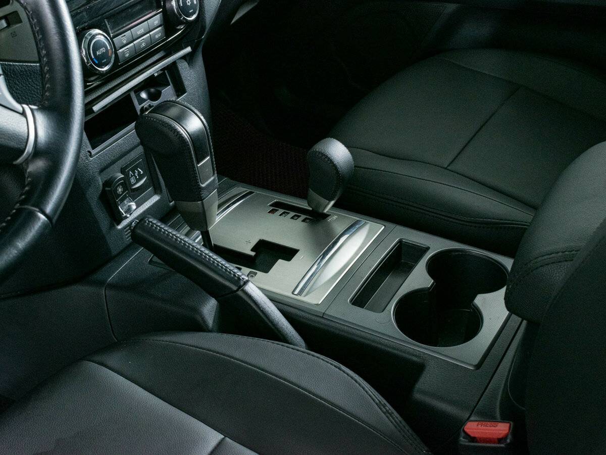 Mitsubishi Pajero, 2021 Фото №14