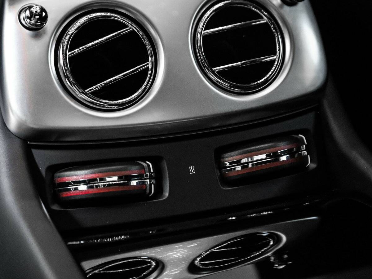 Rolls-Royce Wraith, 2018 Фото №30