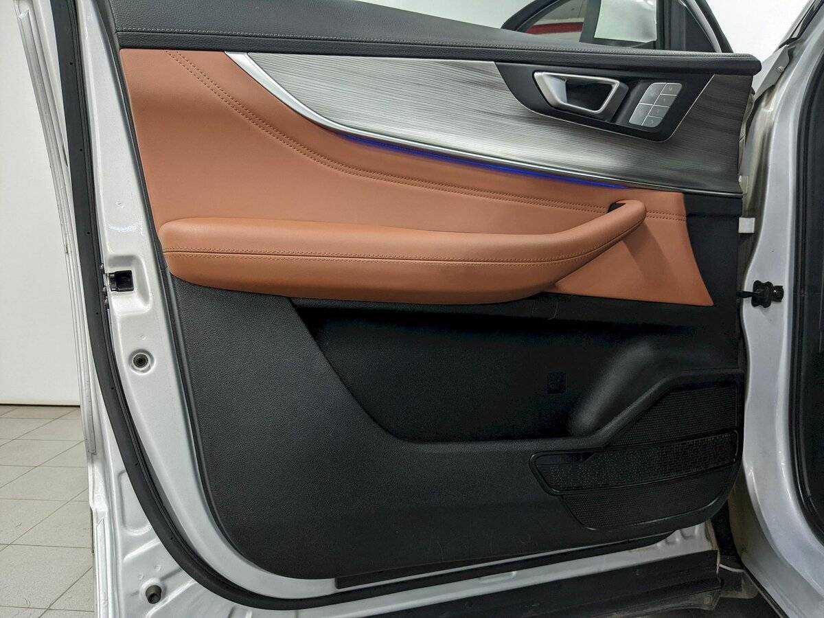 Chery Tiggo 8 Pro e+, 2023 Фото №11