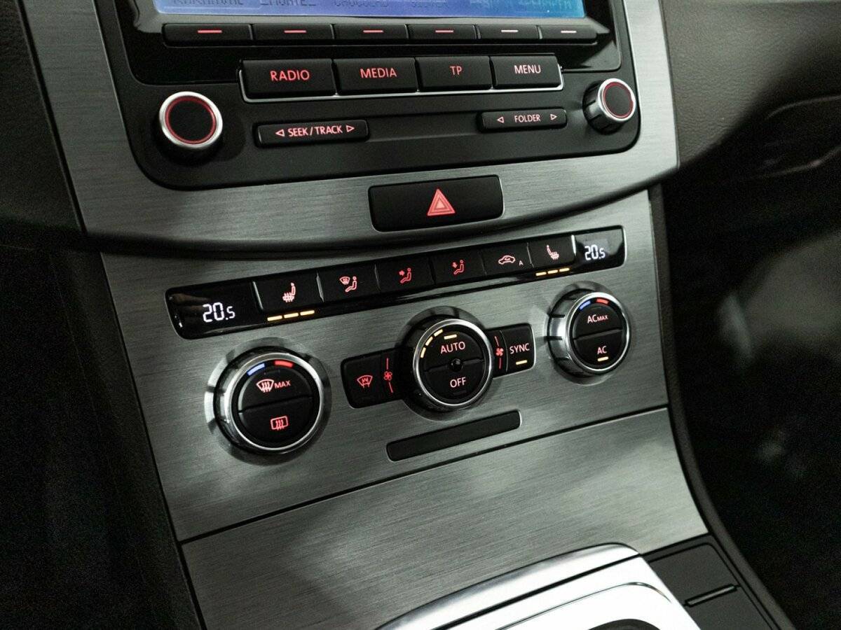 Volkswagen Passat, 2011 Фото №17