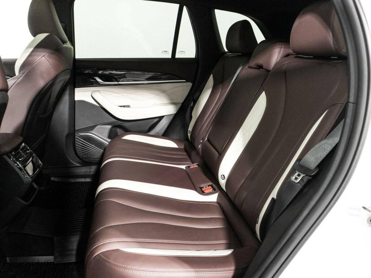 Geely Monjaro, 2023 Фото №10