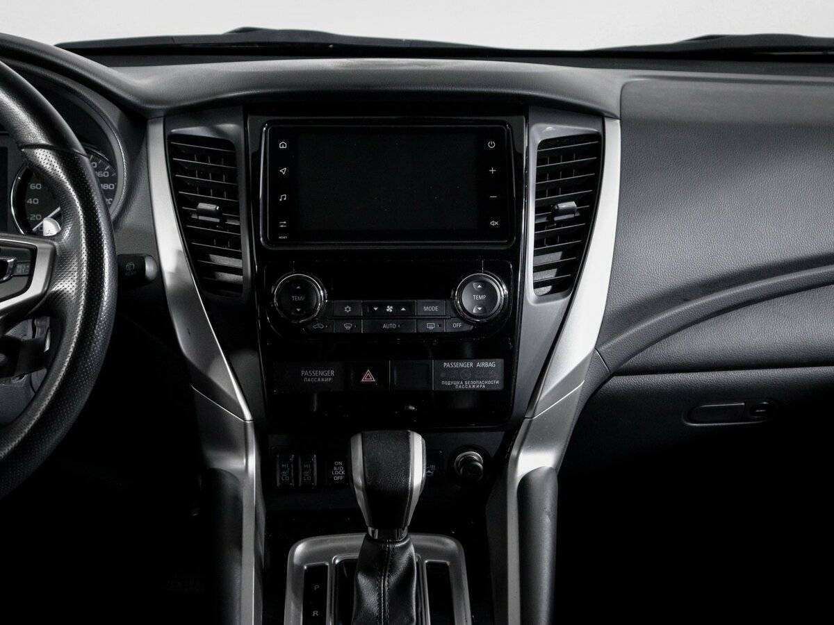 Mitsubishi Pajero Sport, 2020 Фото №11