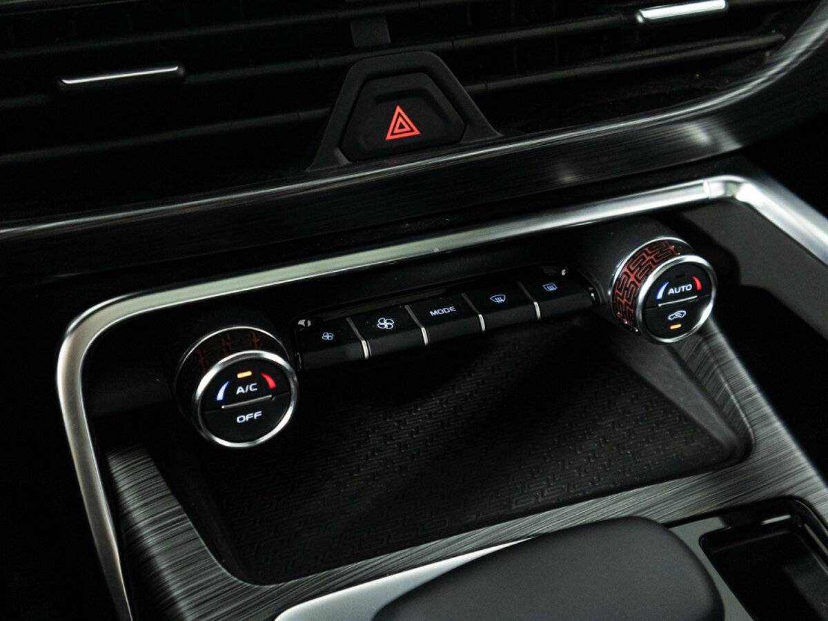 Geely Tugella, 2024 Фото №24