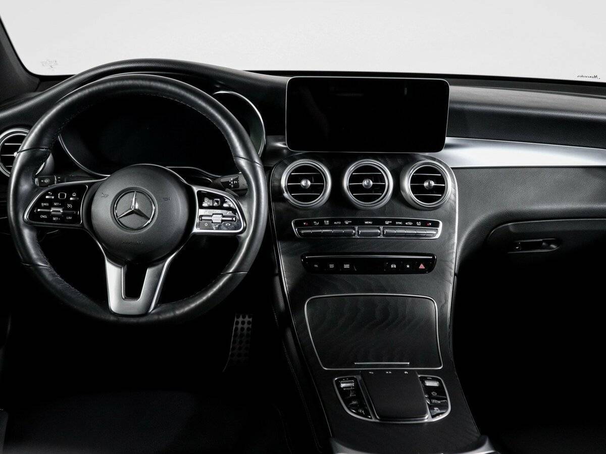 Mercedes-Benz GLC Coupe 300, 2019 Фото №12