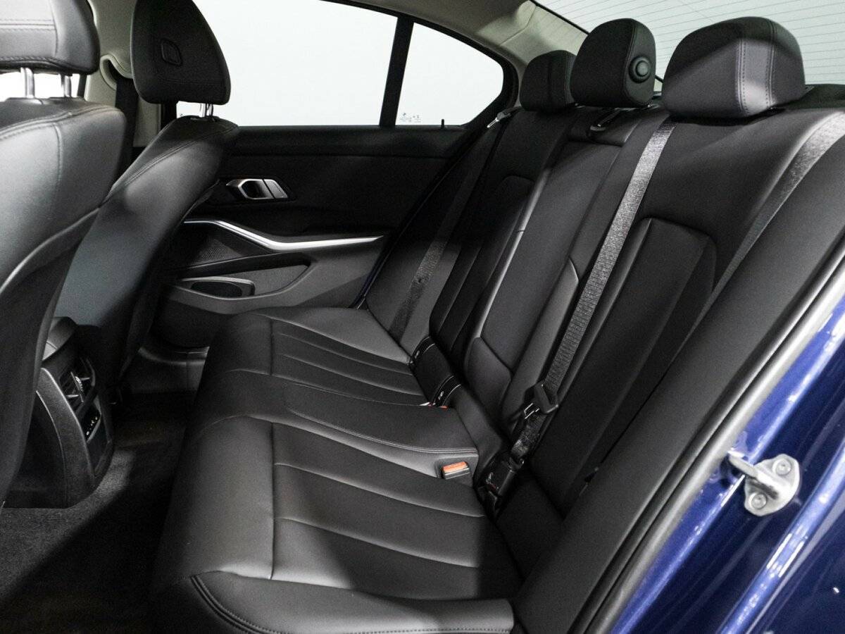 BMW 3 серии 318i, 2020 Фото №10
