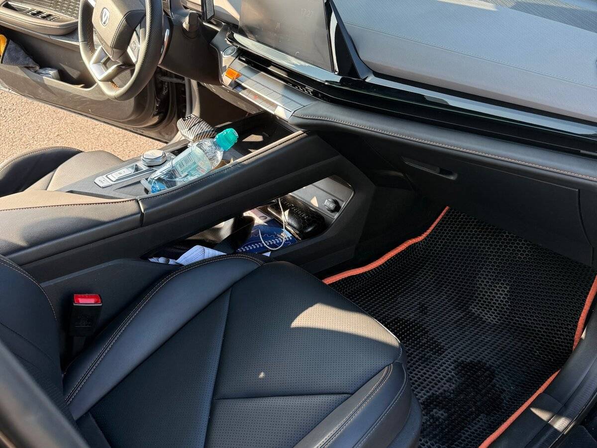 Changan UNI-V, 2023 Фото №18