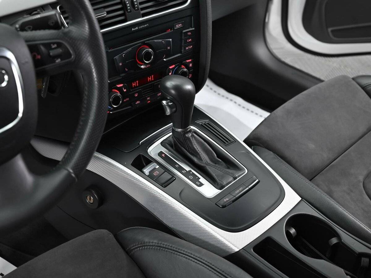 Audi A4, 2010 Фото №11