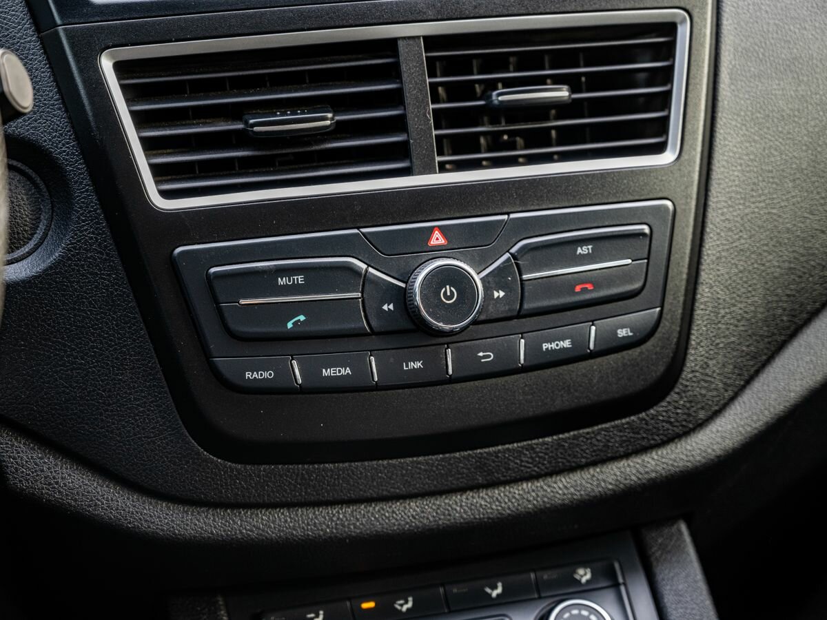 FAW Besturn X40 I, 2020 Фото №17