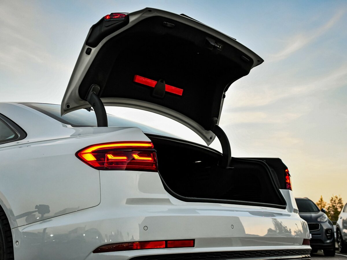 Audi S8 Long IV (D5), 2020 Фото №33