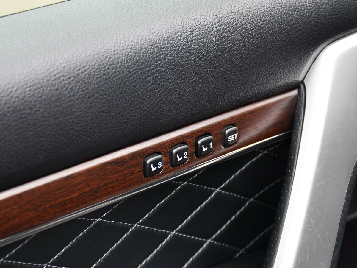 Toyota Land Cruiser 200 Series Рестайлинг 2, 2017 Фото №19