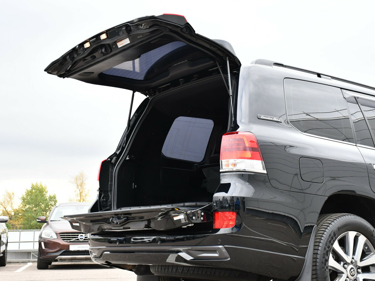 Toyota Land Cruiser 200 Series Рестайлинг 2, 2017 Фото №32