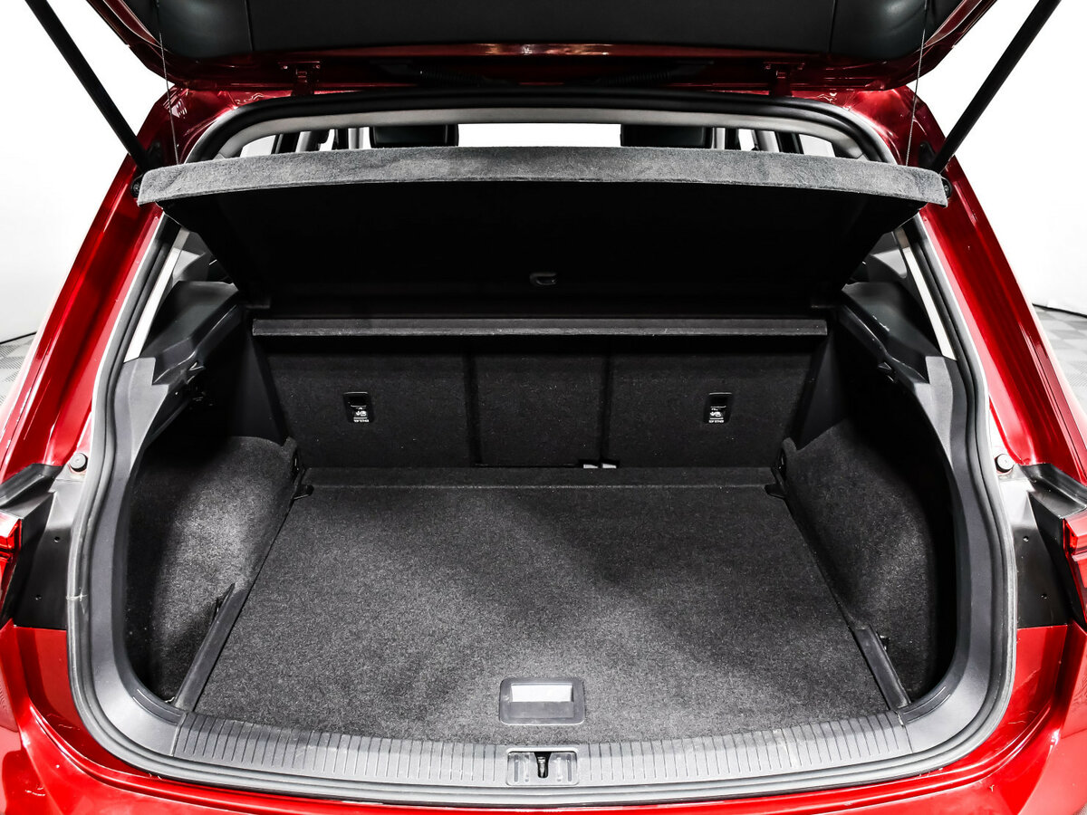 Volkswagen Tiguan II Рестайлинг, 2020 Фото №17