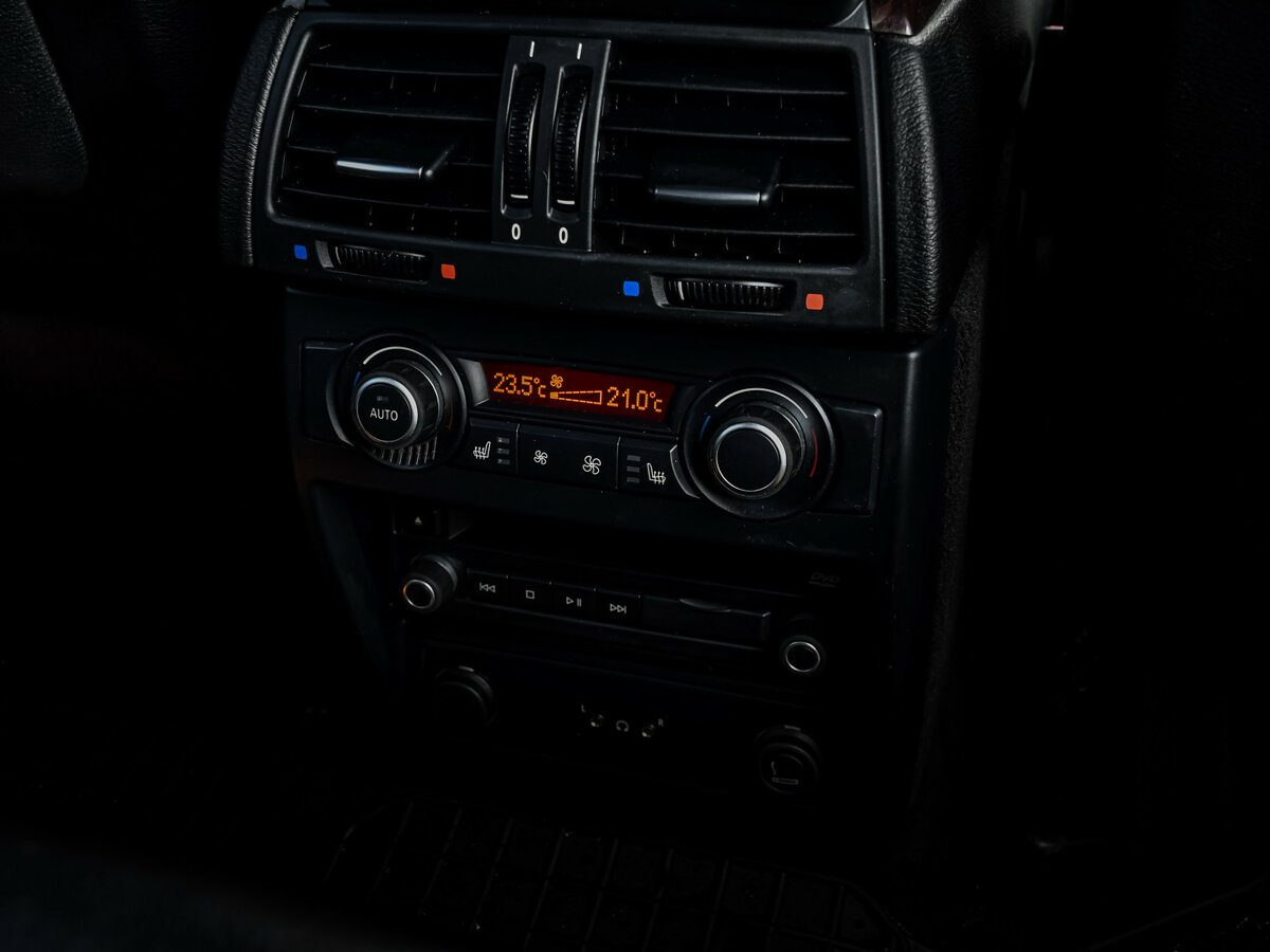 BMW X5 4.8i II (E70), 2009 Фото №13