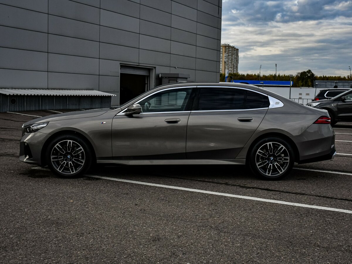 BMW 5 серии Long 525Li VIII (G60/G61/G68), 2024 - 21 710 км. | Фото №8