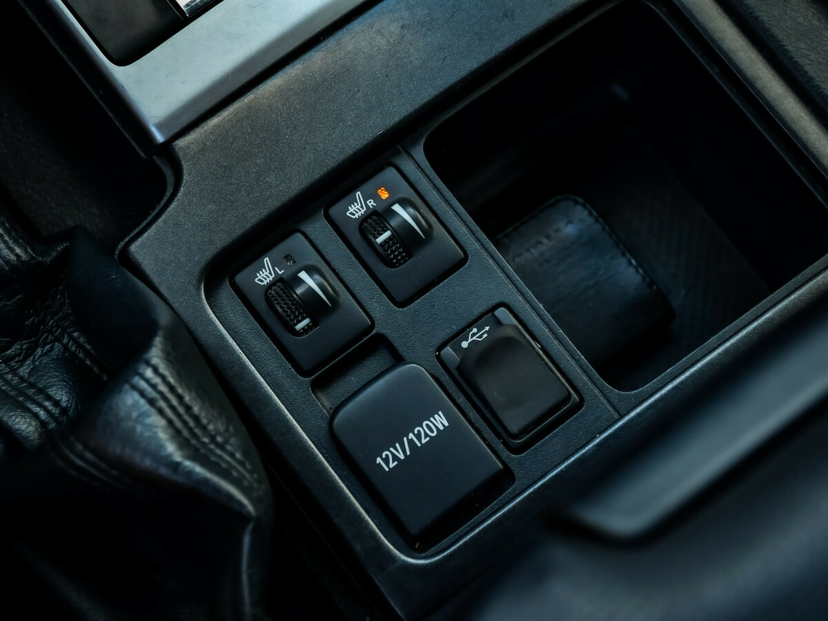 Toyota Land Cruiser Prado 150 Series Рестайлинг 1, 2014 Фото №17