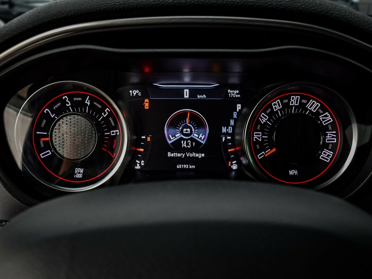 Dodge Challenger III Рестайлинг 2, 2020 Фото №10