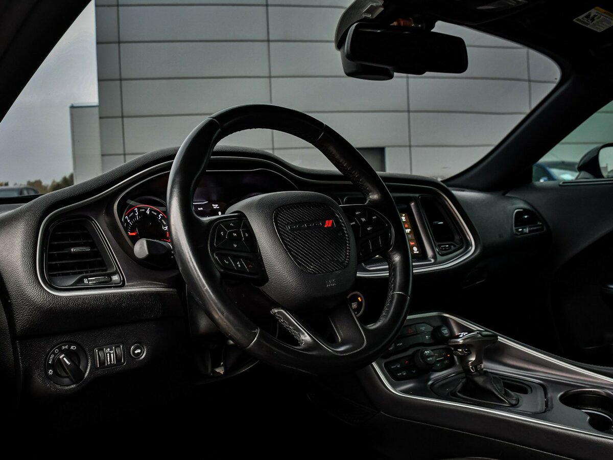 Dodge Challenger III Рестайлинг 2, 2020 Фото №11