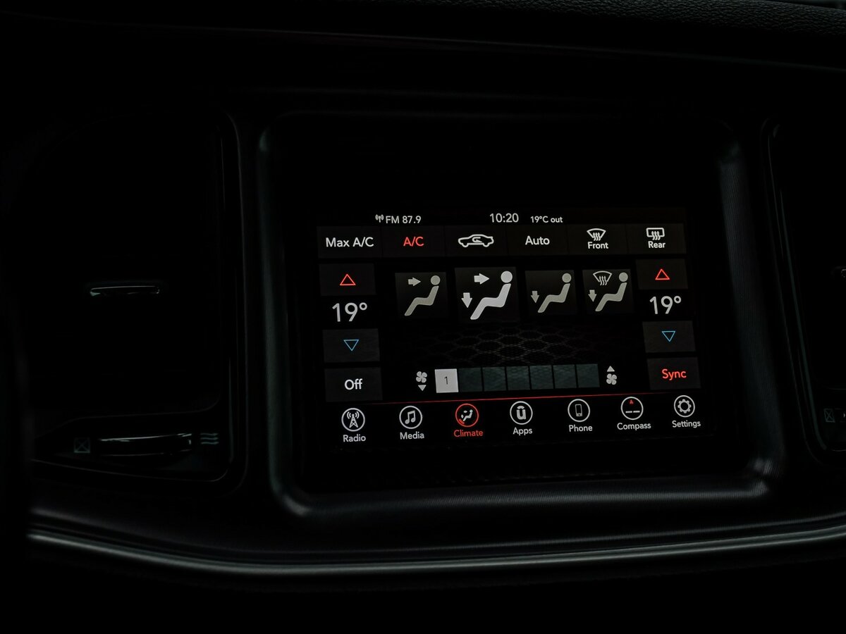 Dodge Challenger III Рестайлинг 2, 2020 Фото №17