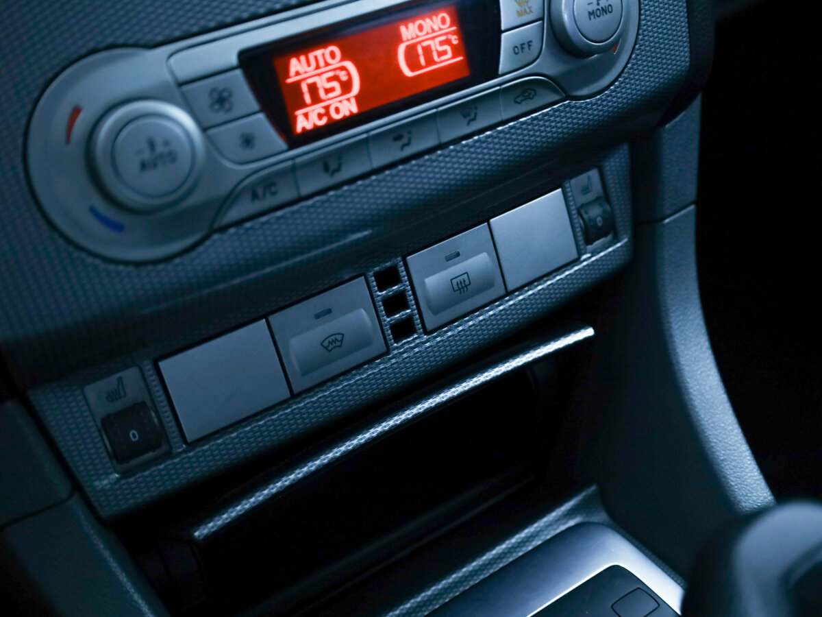 Ford Focus II Рестайлинг, 2010 Фото №12