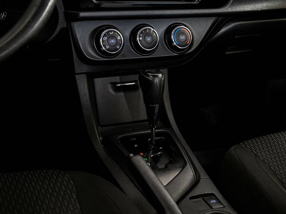 Toyota Corolla XI (E160, E170, E180), 2014 - 228 150 км. | Фото №8